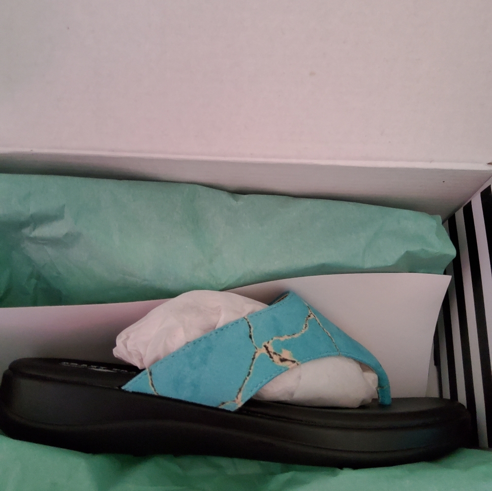 Sandals - Picture 4 of 5